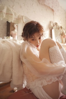 诱人的年轻女教师hd高清